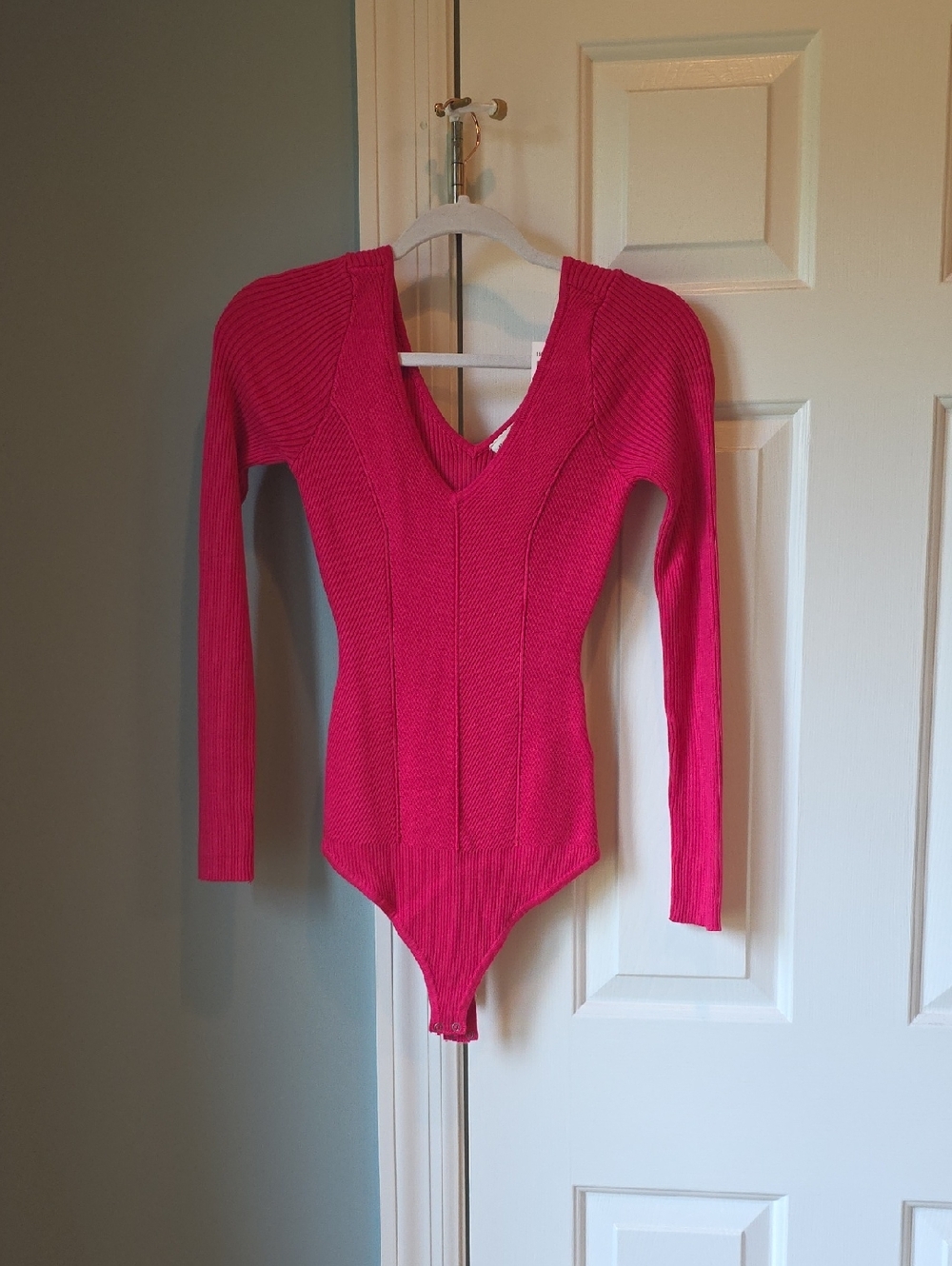 Abercrombie & Fitch Fuchsia Ribbed V-Neck Long Sleeve Bodysuit